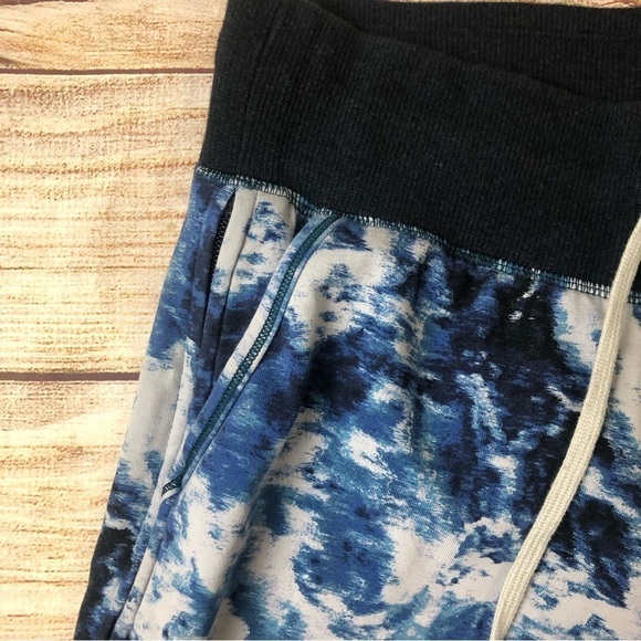 Lululemon Joggers - Picture 2 of 11